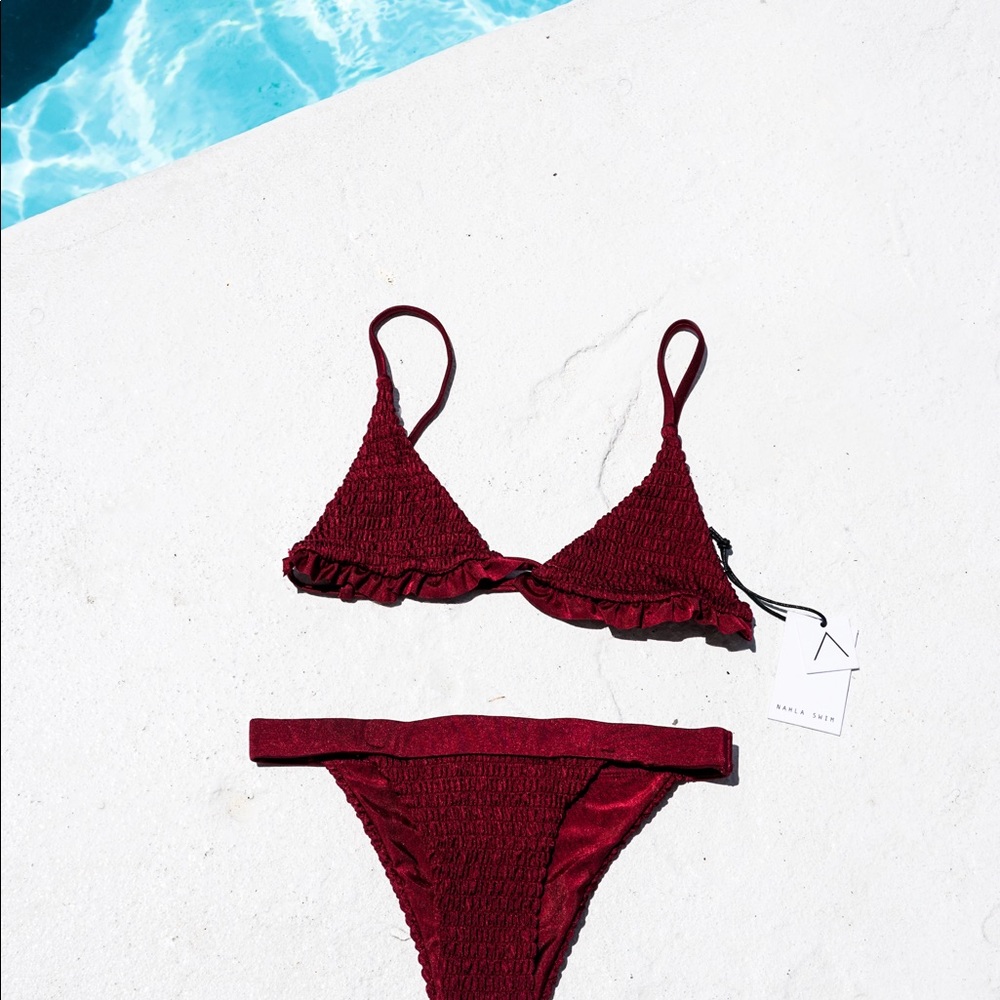🍁Adorable Bikini Set in Stunning Burgundy🍁 - Picture 7 of 9